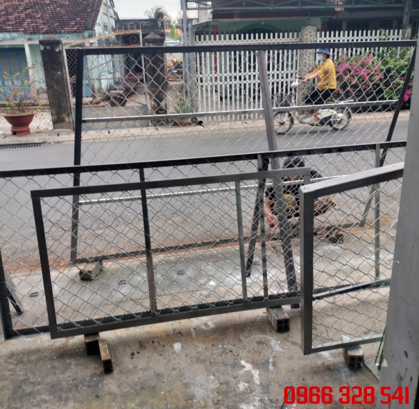 Chuyên lắp đặt,thi công cửa cổng, cửa rào châu thành tiền Giang 